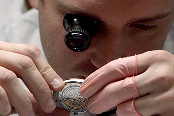 万国表官售后维修店电话